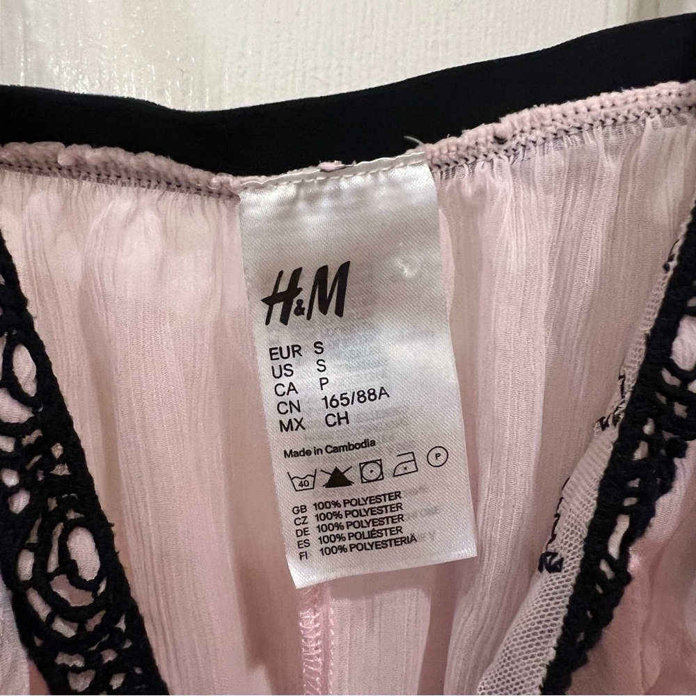 H&M Babydoll Pink and Black Lace Slip Dress Sabrina Carpenter - Picture 2 of 3